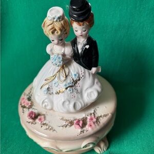 Vintage Josef Originals  Bride & Groom Music Box  Bridal March Wedding Figurine